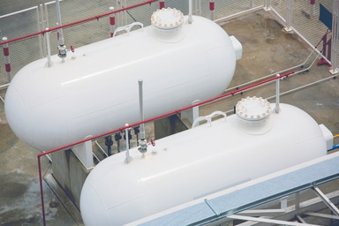 Монтаж газгольдера для автономной газификации частного дома